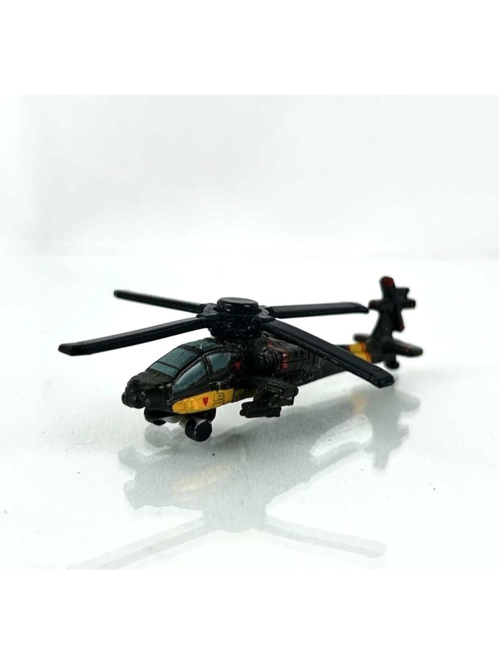 Micro Machines Military Bell AH-64A Apache 19 Helicopter Galoob 1992